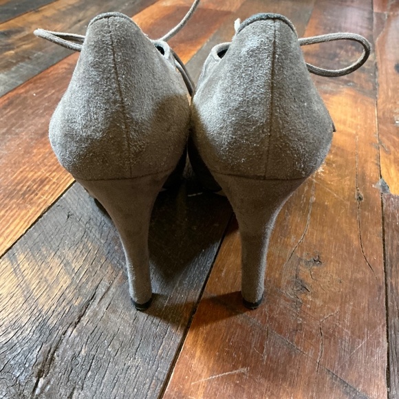 Kate Spade New York Karmela Taupe Suede Booties Made in Italy Size 7.5 - Picture 5 of 9